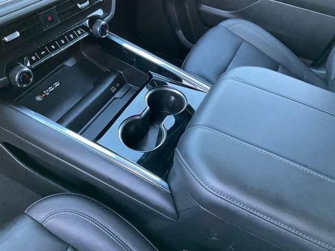 Used 2025 Chevrolet Tahoe LT image 14