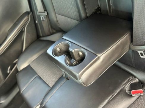 Used 2017 Chevrolet Impala LT w/ Convenience Package image 14