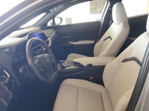 Used 2025 Lexus UX 300h FWD w/ Accessory Package (Z1) image 18
