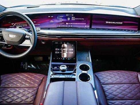 Used 2025 Cadillac Escalade Sport w/ Touring Package image 10