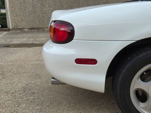 Used 1999 MAZDA MX-5 Miata image 31