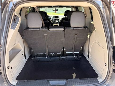 Used 2017 Dodge Grand Caravan SXT FWD image 13