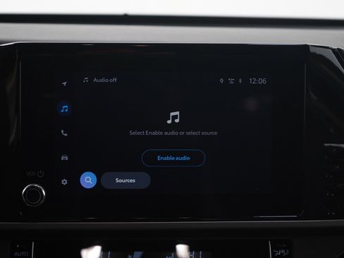 Used 2025 Toyota Camry SE image 15