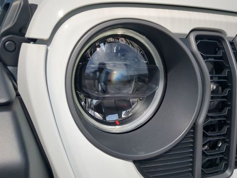 New 2025 Jeep Gladiator Mojave w/ Technology Group image 21