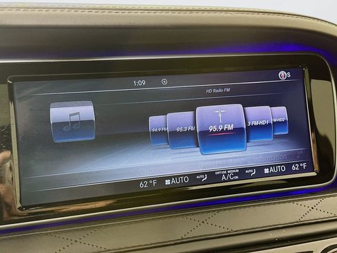 Used 2016 Mercedes-Benz S 550 Sedan image 16