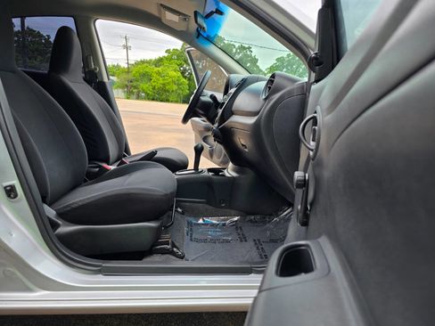 Used 2014 Nissan Versa S Plus image 21