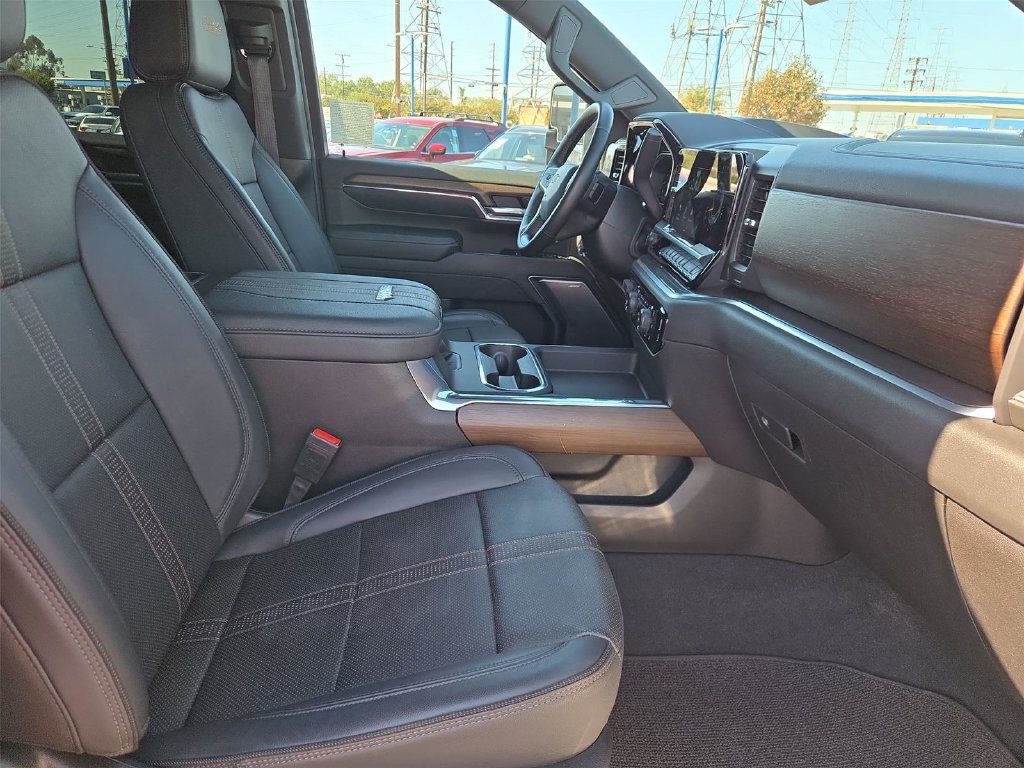 Certified 2024 Chevrolet Silverado 2500 High Country w/ High Country Premium Package AWD/4WD image 21