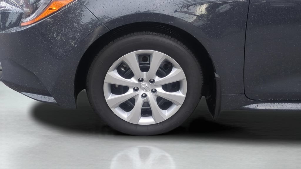 Used 2025 Toyota Corolla LE FWD image 24