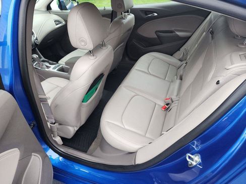 Used 2017 Chevrolet Cruze Premier FWD image 6