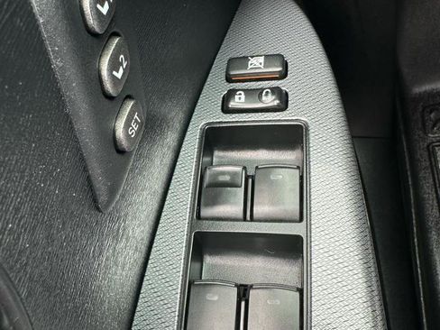 Used 2015 Toyota Venza XLE image 16