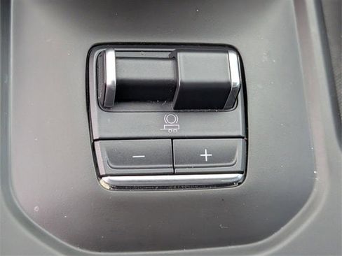 Used 2023 GMC Sierra 1500 AT4 w/ AT4 Premium Package image 18