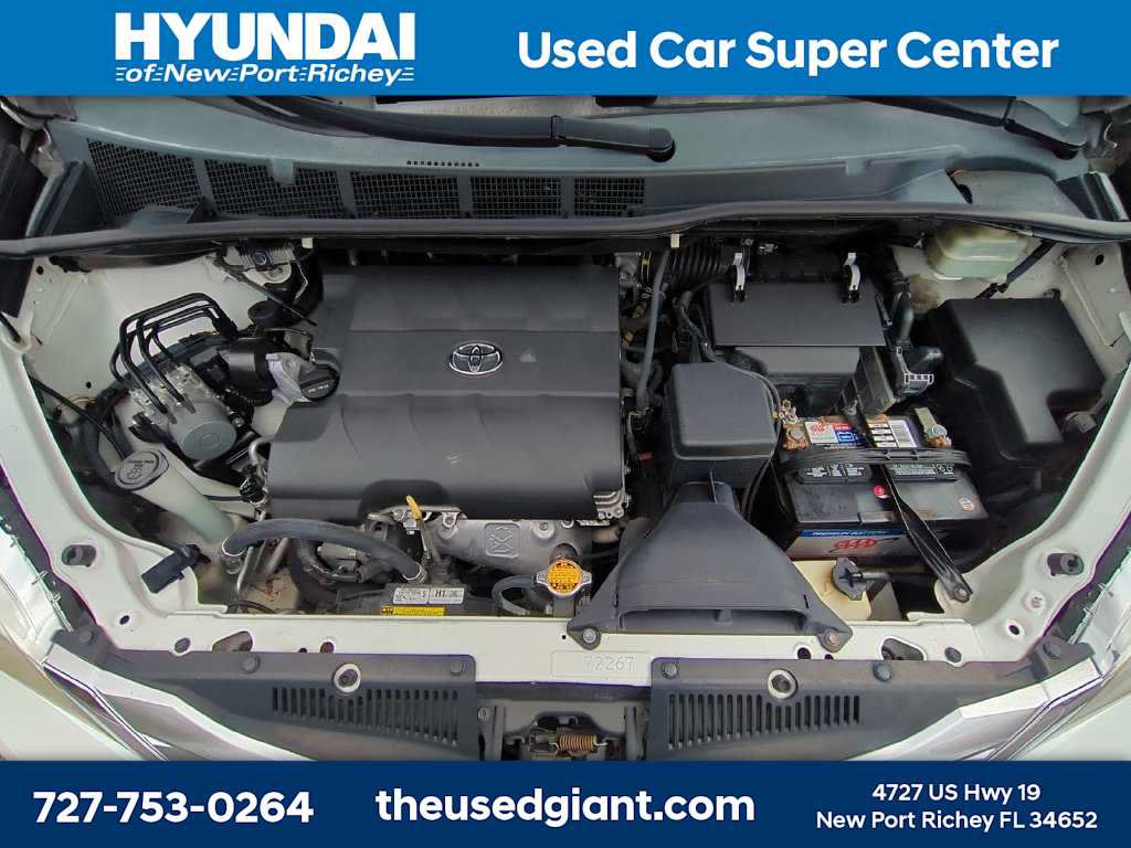 Used 2015 Toyota Sienna Limited Premium w/ Advanced Technology Package FWD image 14