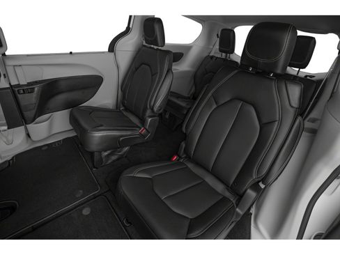 Used 2024 Chrysler Pacifica Touring-L FWD image 8