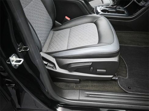 Used 2017 Chevrolet Colorado Z71 image 33