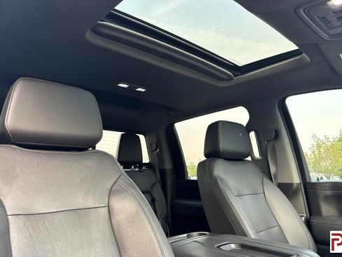 Used 2021 GMC Sierra 2500 SLT w/ SLT Preferred Package AWD/4WD image 18