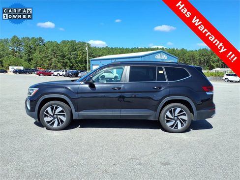 Used 2024 Volkswagen Atlas SE image 2
