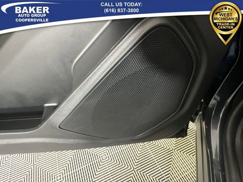 Used 2022 Ford Explorer XLT w/ Equipment Group 202A image 24