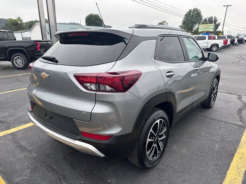 Used 2024 Chevrolet TrailBlazer LT w/ Convenience Package image 3