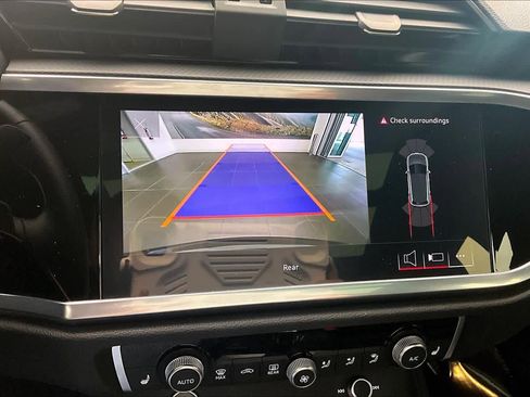 Used 2023 Audi Q3 2.0T Premium w/ Convenience Package image 28