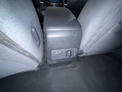 Used 2022 Nissan Frontier SV image 32