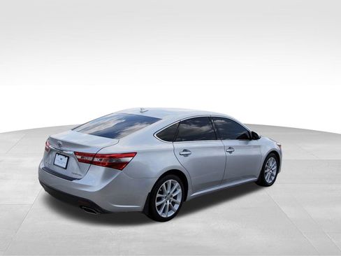Used 2013 Toyota Avalon Limited FWD image 4