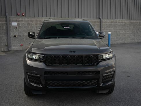 Used 2025 Jeep Grand Cherokee L Limited AWD/4WD image 2