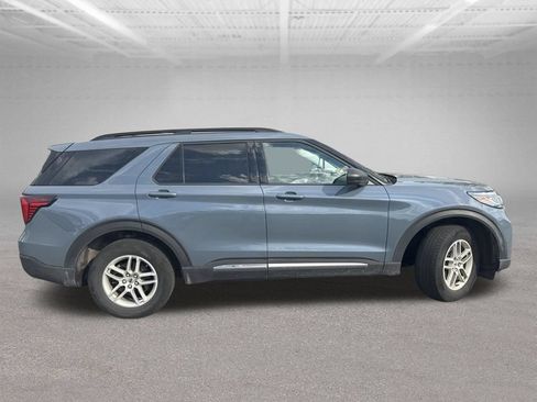 Used 2025 Ford Explorer Active AWD/4WD image 14