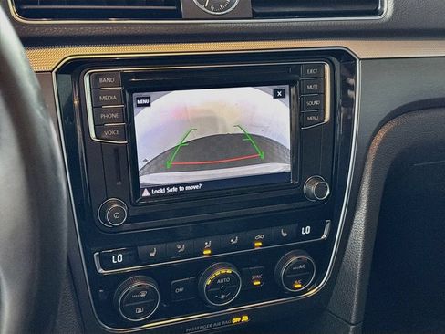 Used 2017 Volkswagen Passat 1.8T R-Line FWD image 16