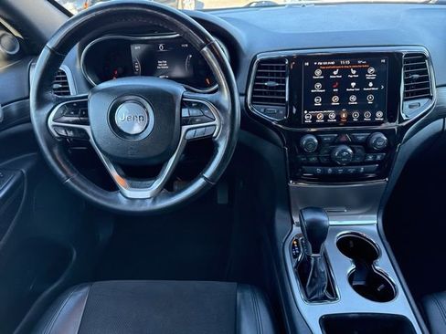 Used 2022 Jeep Grand Cherokee Laredo X image 23