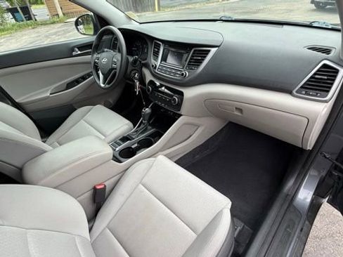 Used 2018 Hyundai Tucson SE FWD image 17