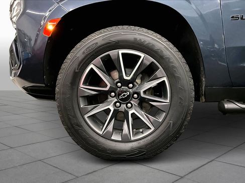 Used 2021 Chevrolet Suburban Z71 w/ Z71 Signature Package image 10