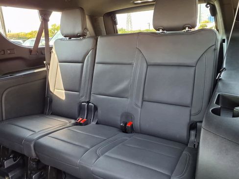 Used 2025 Chevrolet Suburban Z71 AWD/4WD image 13