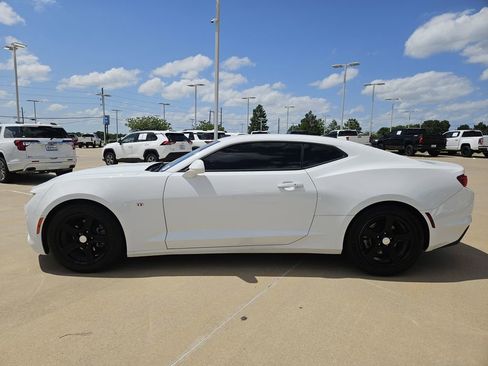 Used 2023 Chevrolet Camaro LT RWD image 4