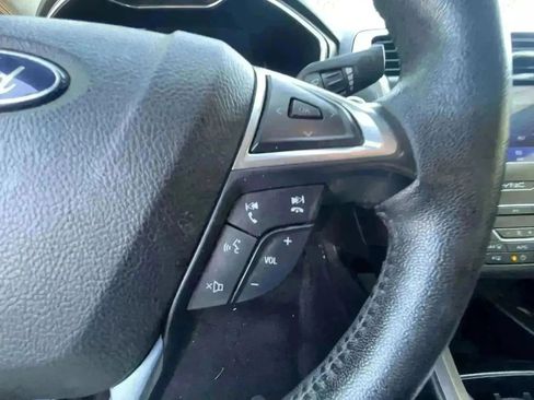 Used 2020 Ford Fusion SEL FWD image 13