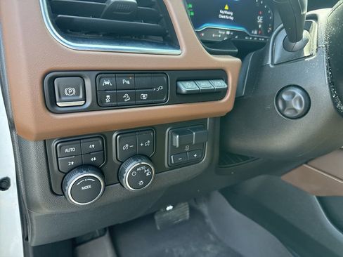 Used 2022 Chevrolet Tahoe High Country w/ Premium Package AWD/4WD image 18