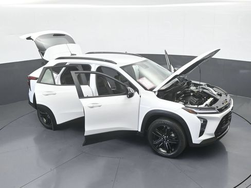 Used 2025 Chevrolet Trax ACTIV FWD image 68