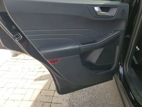 Used 2022 Ford Escape SEL w/ Technology Package image 32