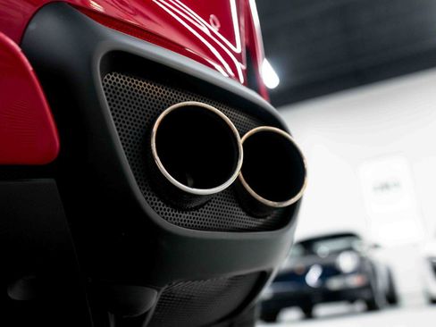 Used 2018 Ferrari 812 Superfast RWD image 36