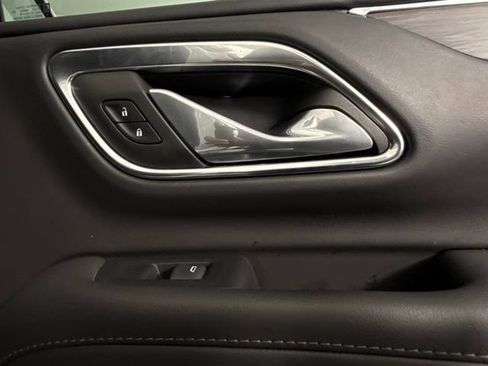 Used 2024 Chevrolet Suburban Z71 w/ Luxury Package image 30