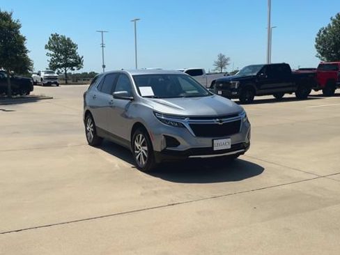 Used 2023 Chevrolet Equinox LT FWD image 3