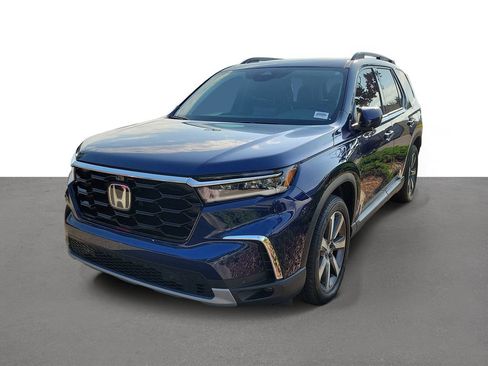 Used 2025 Honda Pilot Elite image 1