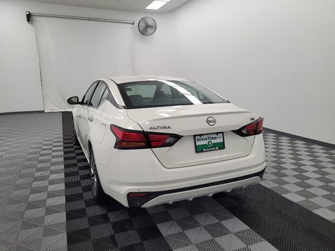 Used 2023 Nissan Altima 2.5 SV FWD image 6