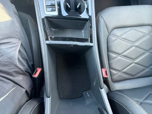 Used 2025 Volkswagen Atlas Cross Sport SE FWD image 26