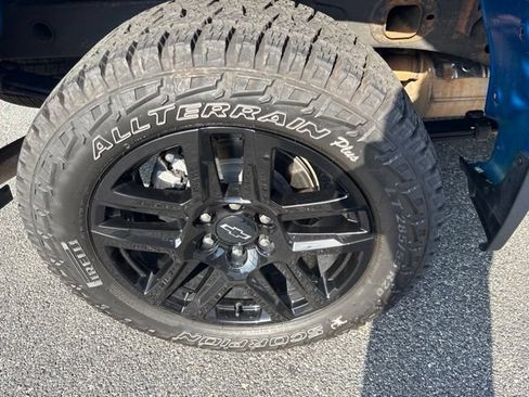 Used 2023 Chevrolet Silverado 1500 Custom w/ LPO, Dark Essentials Package AWD/4WD image 12