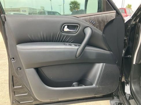 Used 2024 Nissan Armada Platinum w/ Captain's Chairs Package image 27