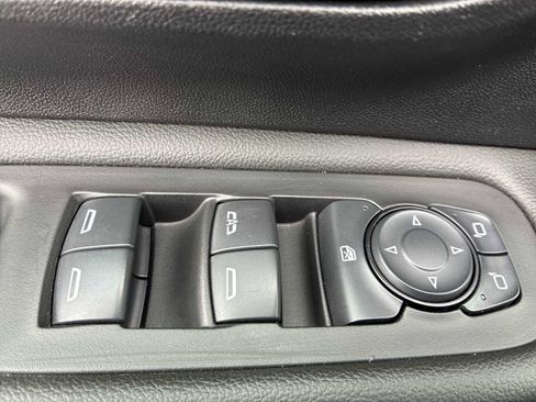 Used 2024 GMC Terrain SLE image 15