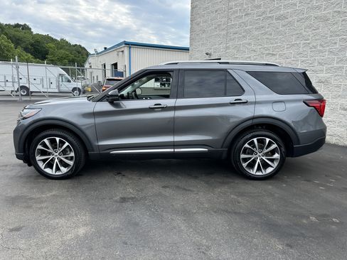 Used 2025 Ford Explorer Platinum w/ Ultimate Package AWD/4WD image 4