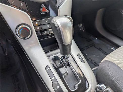 Used 2014 Chevrolet Cruze LS image 14