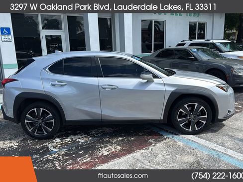 Used 2019 Lexus UX 200 w/ Premium Package FWD image 11