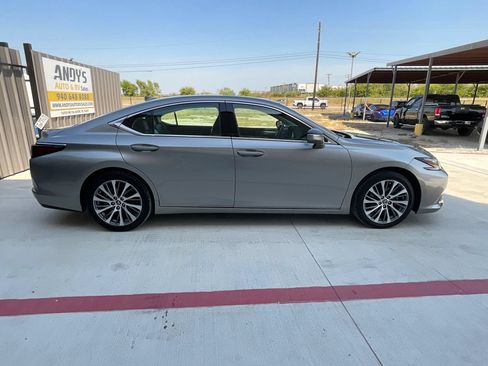 Used 2019 Lexus ES 350 w/ Accessory Package 2 FWD image 11
